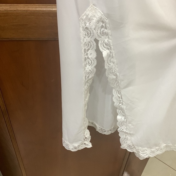 Shadowline long maxi white slip size small - Picture 3 of 6
